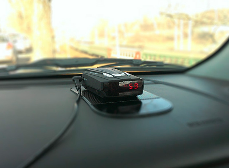 Как подключить видеорегистратор в автомобиль к плафону освещения