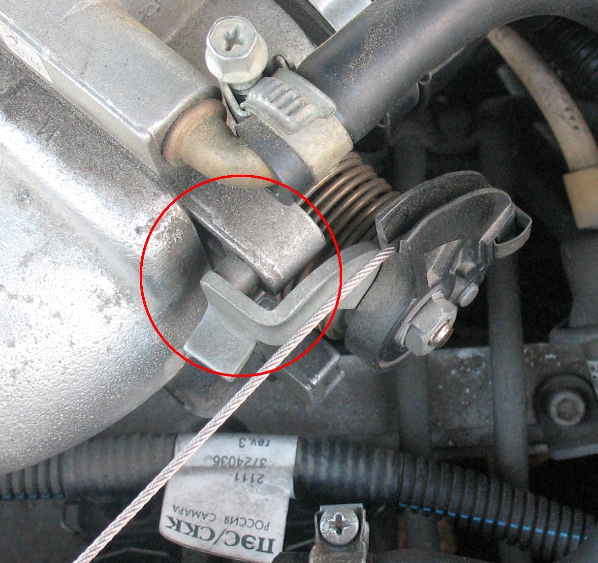 При нажатии на педаль газа машина с инжектором глохнет — в чем причины неполадки - avtotachki