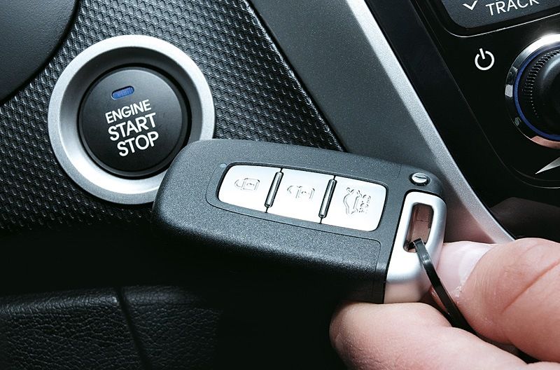 Солярис без ключа. Solaris 2015 ключ бесключевой. Штатный ключ Hyundai Solaris 2011 с ключа. Ключ Хендай Солярис бесключевой. Бесключевой доступ Солярис 1.