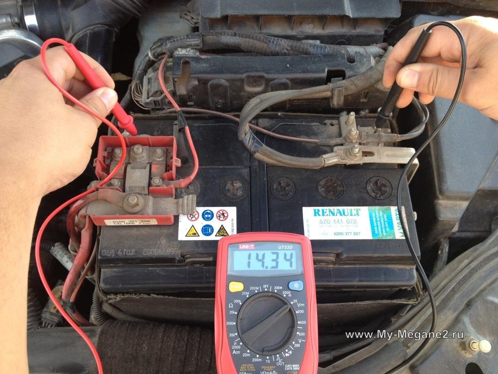 Сколько вольт выдает генератор на аккумулятор - авто брянск