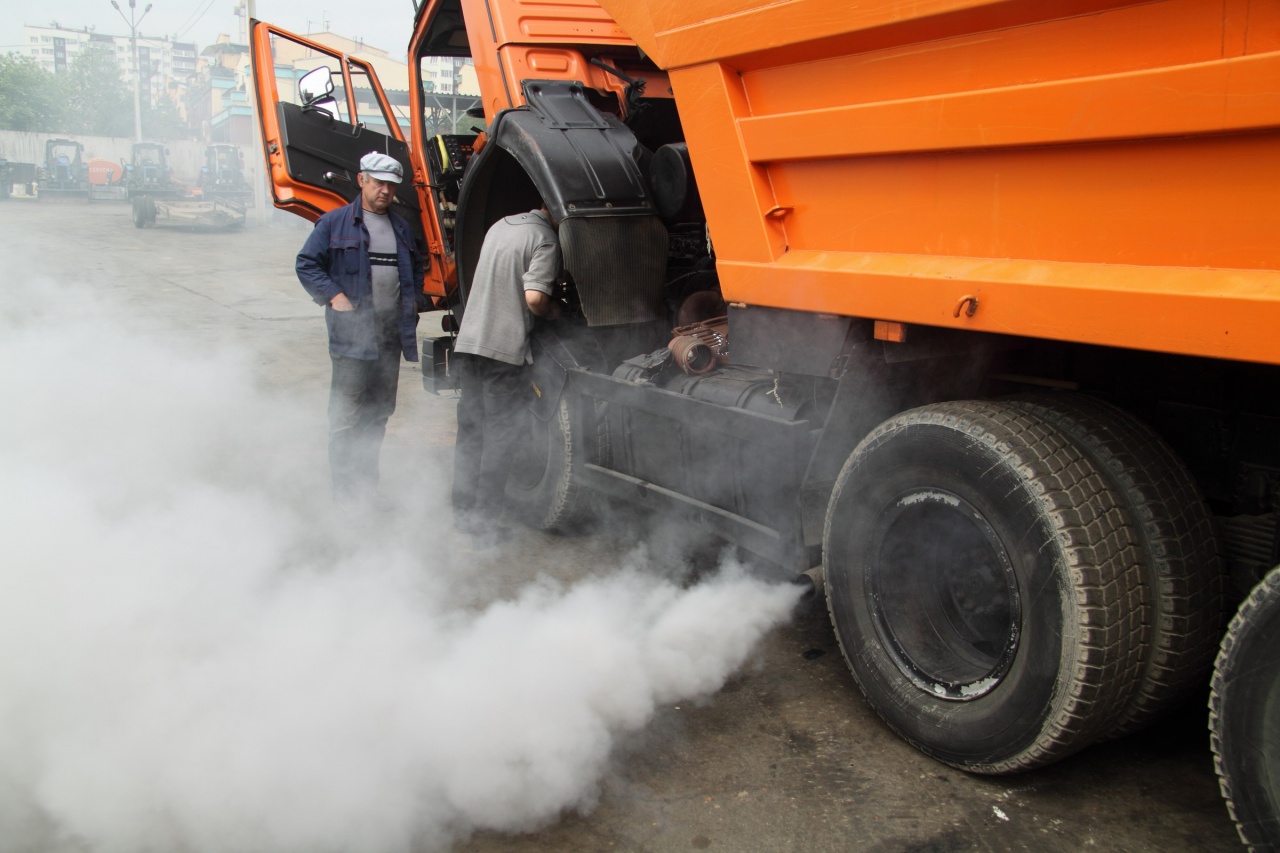 Причины дыма из мтз: почему трактор дымит белым, черным, синим или сизым дымом, пошаговое руководство vsemtz.ru